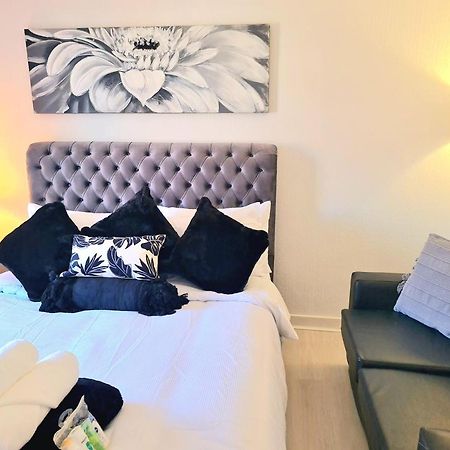 Immaculate 3-Bedrooms Dundee Apartment Bagian luar foto