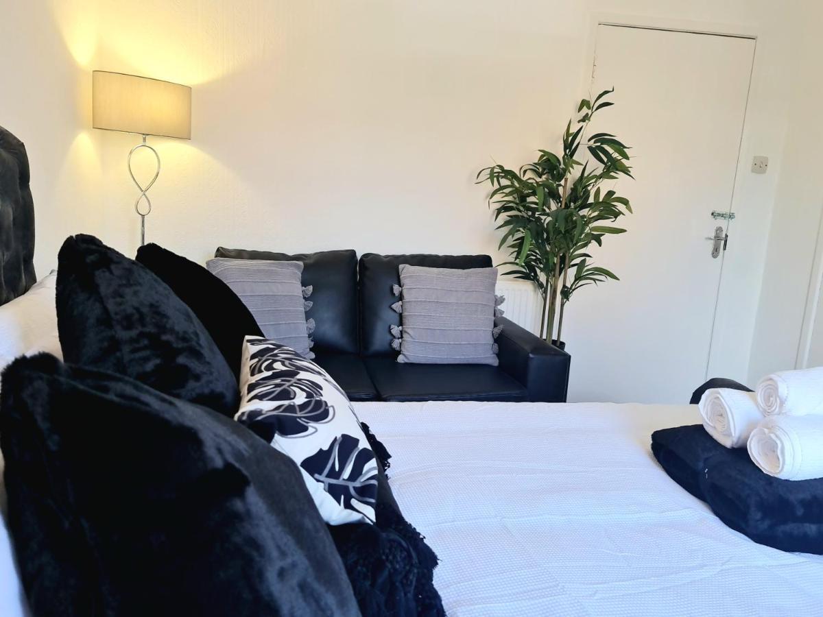 Immaculate 3-Bedrooms Dundee Apartment Bagian luar foto